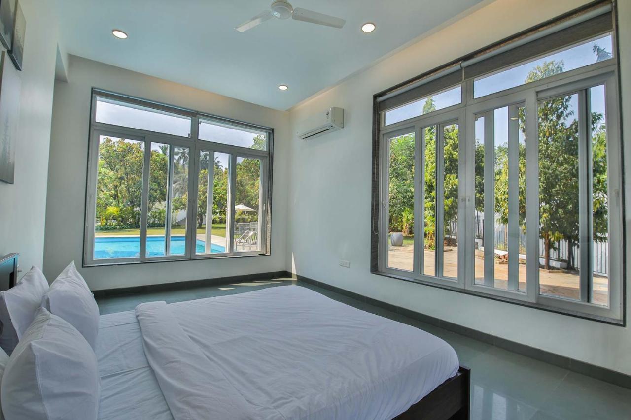 Twilight Grove By Stayvista - Pool- View Villa With Manicured Lawn, Contemporary Interiors & Home Theatre カルジャット エクステリア 写真